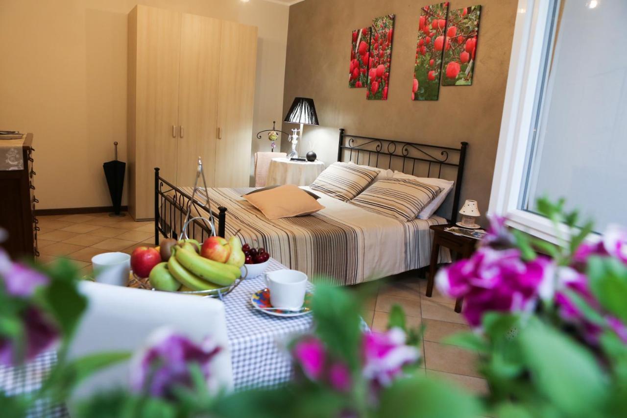 La casa di Ada Apartment Sondrio Bagian luar foto